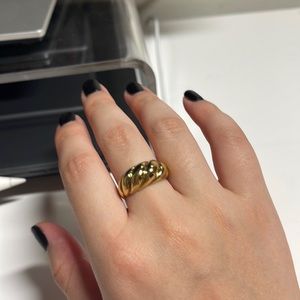 Mejuri Croissant Dome Ring size 7